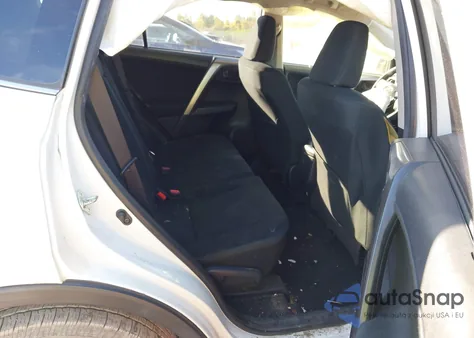 2018 Toyota Rav4 Le z USA, uszkodzony, nr VIN JTMBFREV0JJ217253